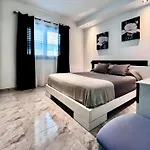Atlantic 4 Apartment, Terrace, Solarium And Lejlighed *